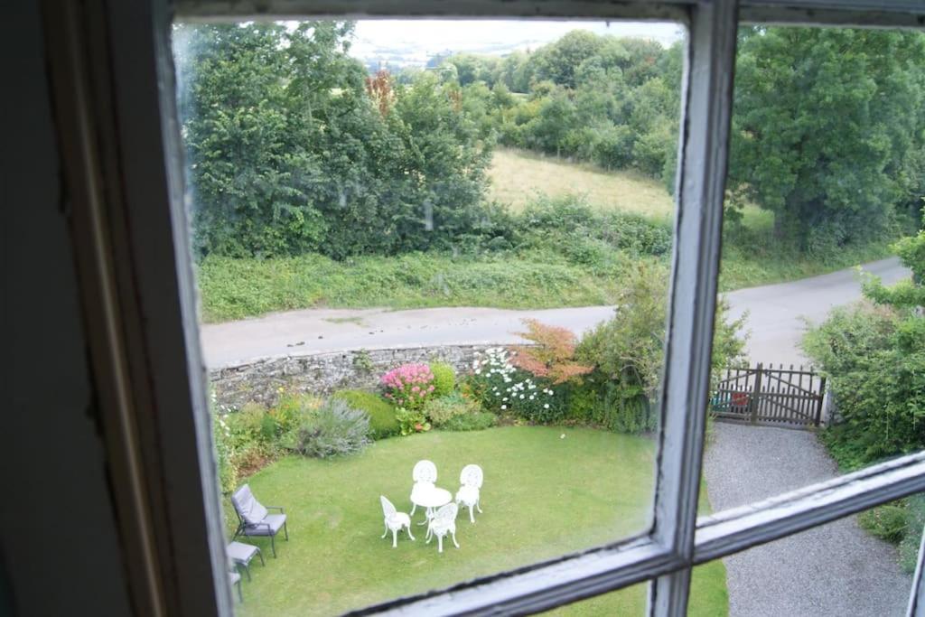 Top Floor At Cantref House Brecon Dış mekan fotoğraf
